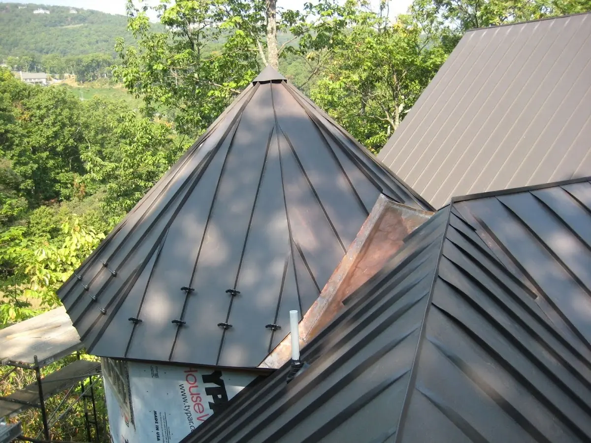 Professional Roof Tarp Installation by Craftsman Roofing in Patchwork Farms